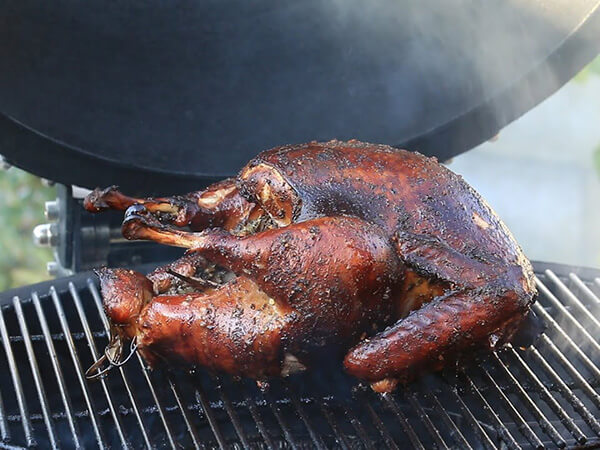 You are currently viewing The Best Woods for Smoking Chicken on Ceramic Smoker￼