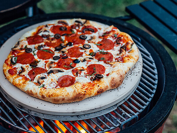 Read more about the article What Are the Best Woods for Pizza Ovens?￼
